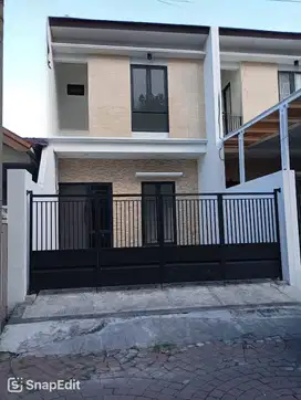 Rumah Nirwana Eksekutif Merr Surabaya, Gress Minimalis Siap Huni