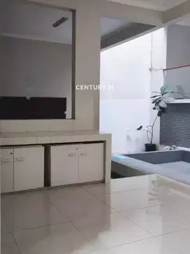 Disewa Rumah Split Level Di Kebayoran Bintaro Jaya Sektor 7