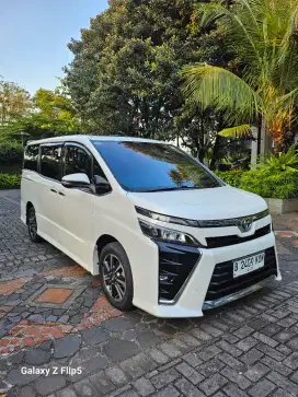 Toyota Voxy AT 2019/2020