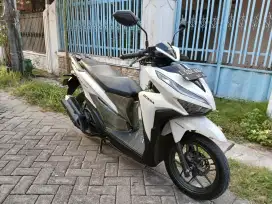 Jual vario 125 2022 km 19 rb istimewa orsinil cat samsat manyar