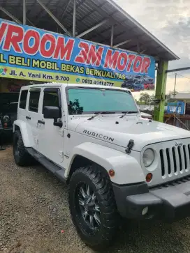 Jeep rubicon sahara 2013