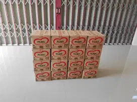 Petunggu pelayan toko kelontong
