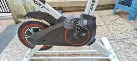 Sepeda Statis Gym