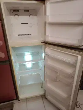 Kulkas LG  2 pintu