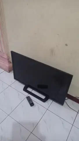 Tv sharp 32inc layar pecah mesin hidup
