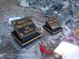 Batu nisan dan prasasti