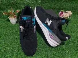 Sepatu N B size 42