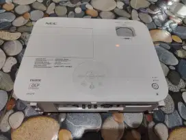 Proyektor NEC M323X XGA 3200 Lumens + Tas & Kabel Power - Bergaransi