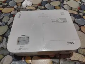 Proyektor NEC M323W WXGA 3200 Lumens + Tas & Kabel Power - Bergaransi