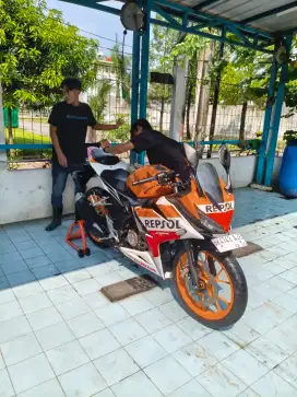 Honda CBR 150R Repsol bekas (nego halus)