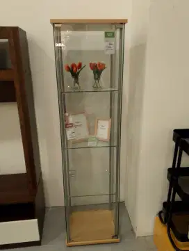 Rak Pajangan Kaca