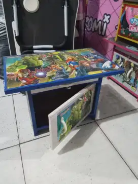 MEJA LEMARI
Meja belajar anak 
Bahan dari Papan partisi tebal