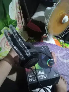 Headset gaming merek advance