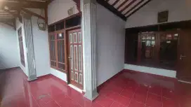 Rumah Banyak Kamar