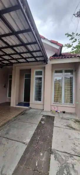 Rumah bersih disewakan