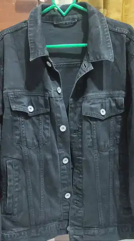 Jaket Gu back path at the gates
