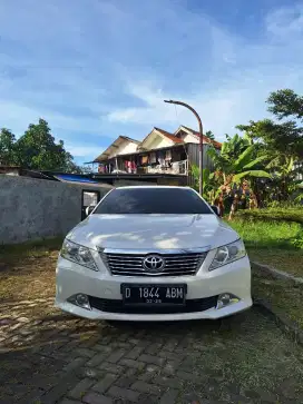 Toyota Camry V 2.5 2013 A/T