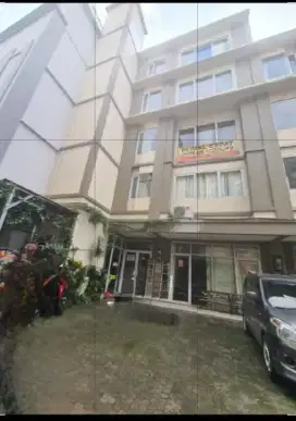 Ruko 5 lantai strategis dengan lift