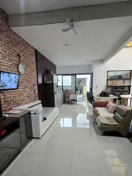 RUMAH BAGUS DI KOMPLEK ELITE TAMAN ANGGREK BANDUNG TENGAH