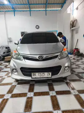 TOYOTA AVANZA VELOZ 1.5 A/T