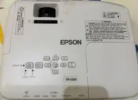 Proyektor EPSON EB-X200