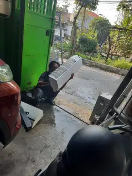 Jasa perbaikan AC mati / Indoor keluar air ke rumah