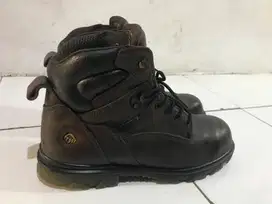 SEPATU BOOTS WOLVERINE SEFETY
