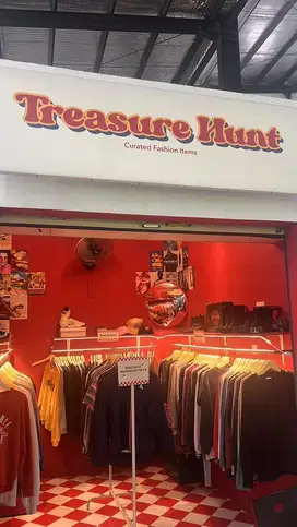 Host live tiktok thrifting bintaro