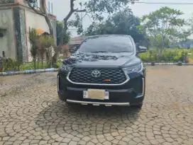 Innova zenix V bensin