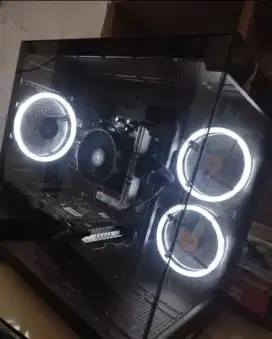 PC Gaming Ryzen 5 5500GT RX580 8GB, RAM 16GB SSD 512GB.