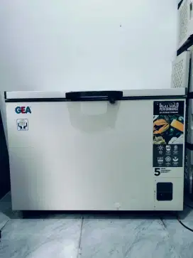 Freezer Box Gea 330L Mulus Normal