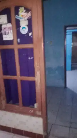 Di kontrakan rumah tinggal 4 petak