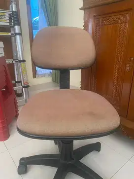 Kursi Putar Kantor