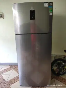 Kulkas Electrolux (2 pintu)