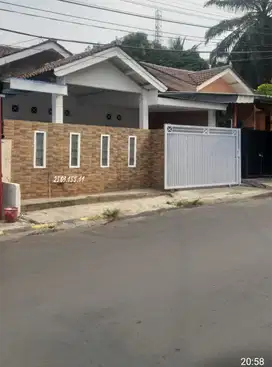 Rumah siap huni di lokasi strategis Vila Dago Tol, Serua