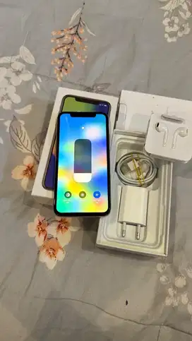 Dijual Iphone X silver 256GB Lengkap Terdaftar