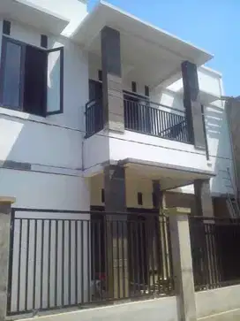 RUMAH DESIGN MODERN STRATEGIS ARCAMANIK BANDUNG