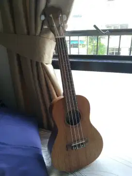 Ukulele Cowboy Warna Cokelat