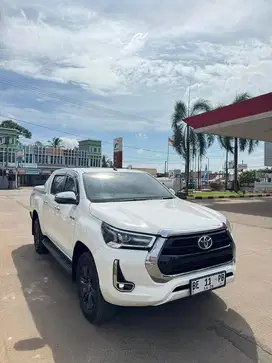 Di jual HILUX DC V A/T 4x4 tahun 2023
