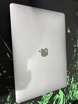 Macbook Pro 2017 non touchbar 13 inch 8/256