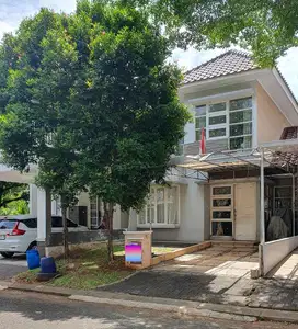 dijual rumah 2lantai di legenda wisata cibubur