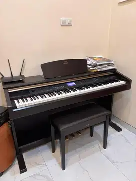 Piano Yamaha YDP-V240