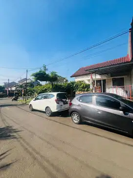 Jual rumah harga miring.di hook. Taman Yasmin.
