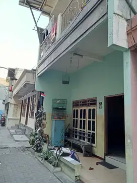 Rumah 2 Lt Semolowaru Surabaya