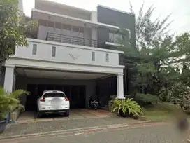 Dijual Cepat Rumah Cantik di Raffles Hills Cibubur
