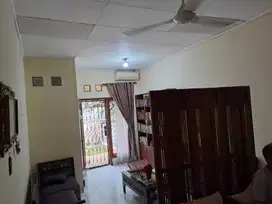 Di jual rumah di daerah Kencana Loka BSD