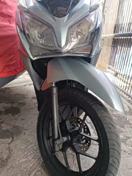 Vario kzr warna putih