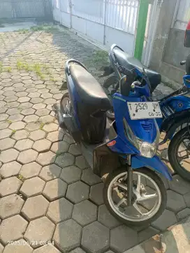 Beat karbu warna asli biru