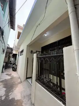 Dikontrakkan rumah 1,5 lantai