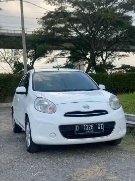 Nissan march 2011at setangan dari baru